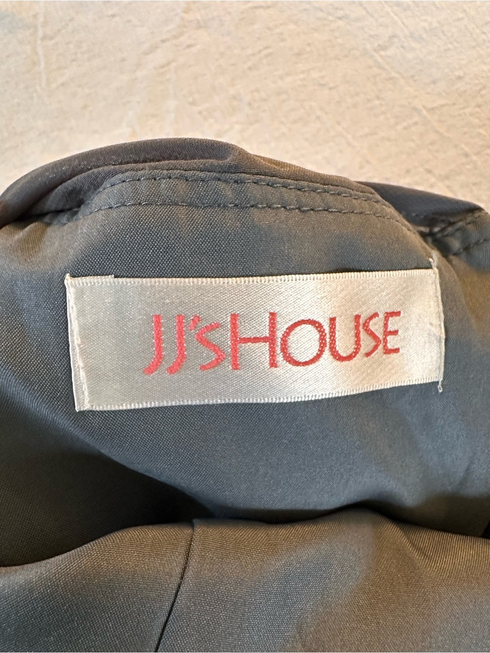 ⭐️ JJs House Small Gray Pleated Chiffon Midi Dress with Defined Waist - Picture 4 of 11